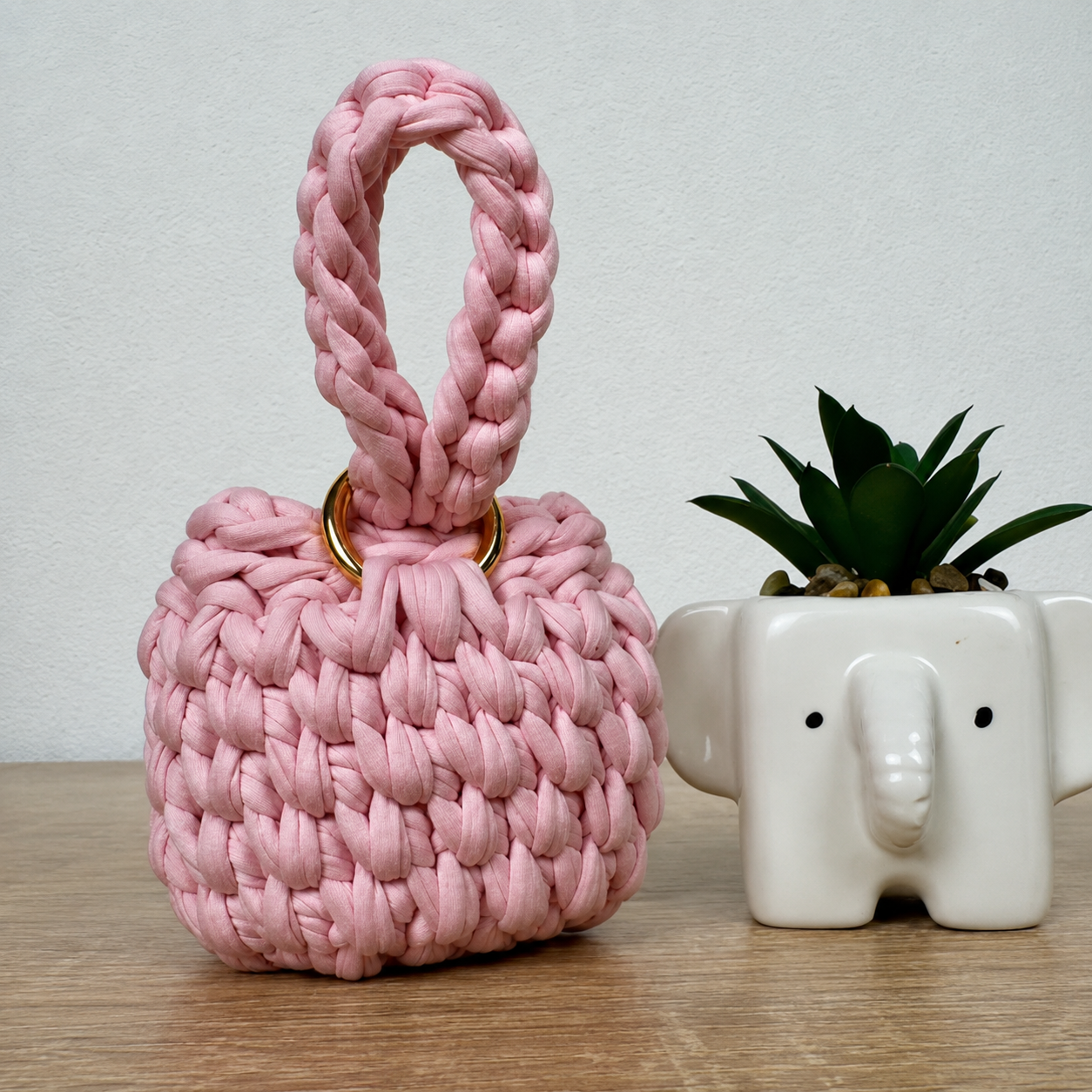 Funda AirPods tejido a mano en trapillo